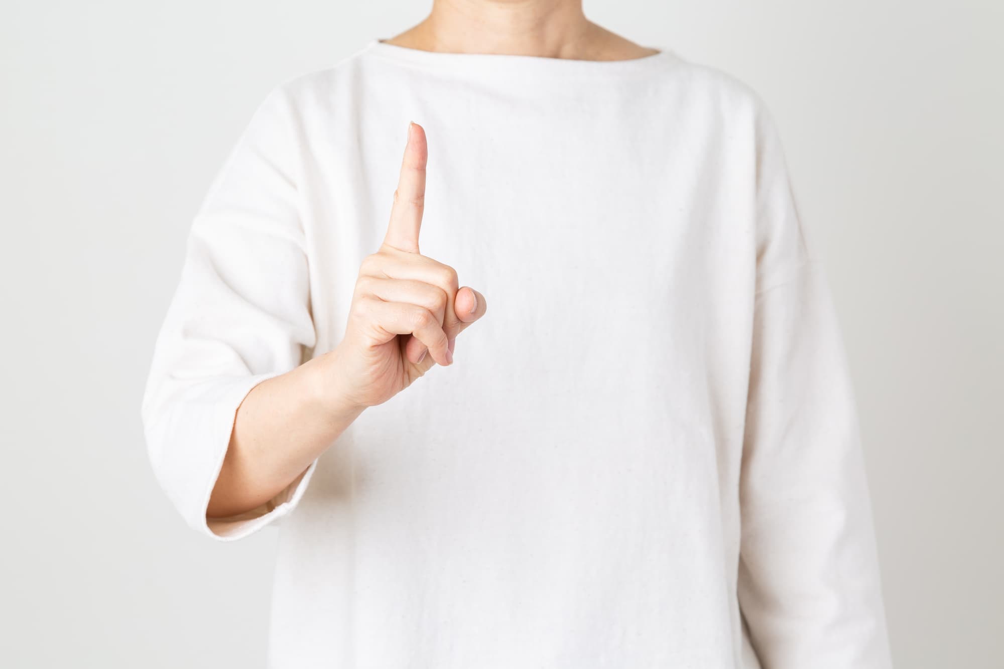 クラミジアとは何か伝える女性