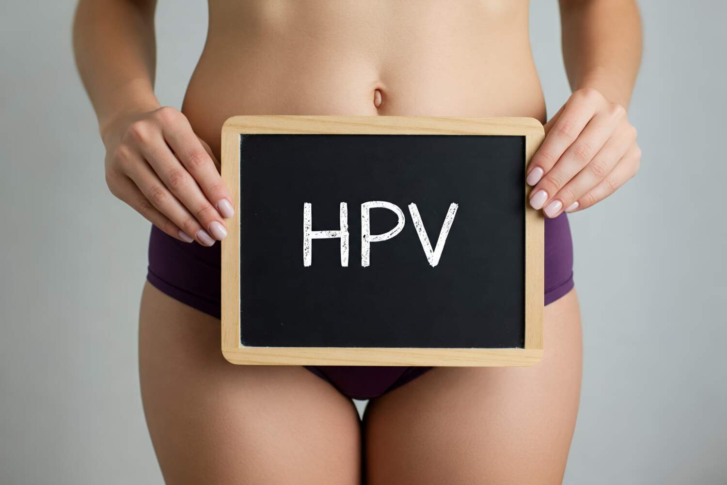 尖圭コンジローマに感染し治療をする女性