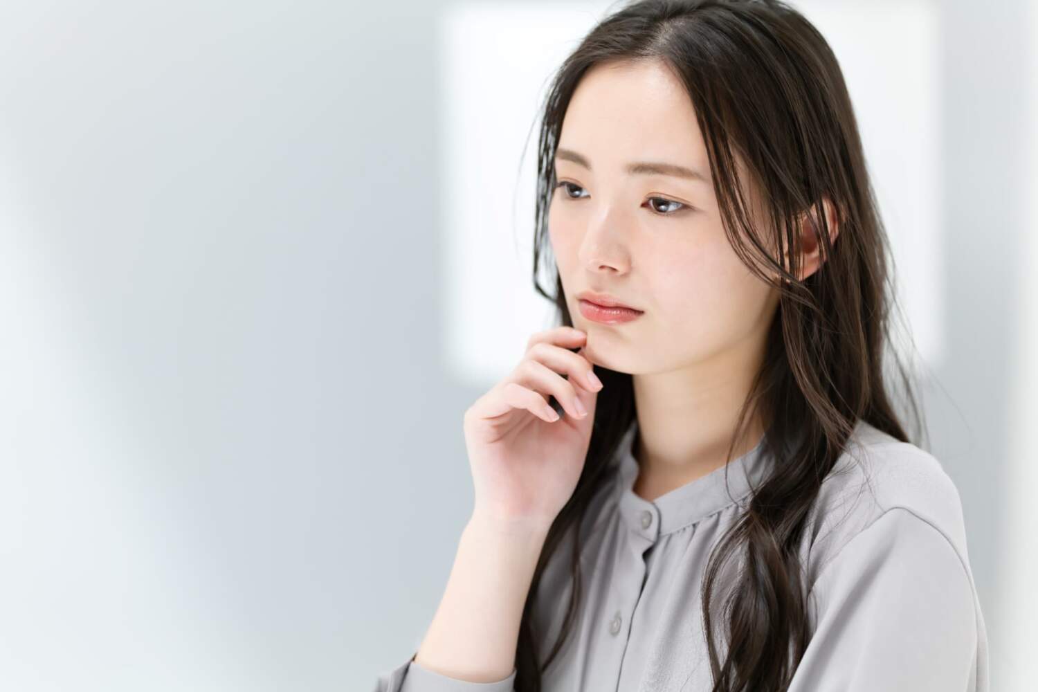 妊娠初期の中絶のリスクが不安な女性