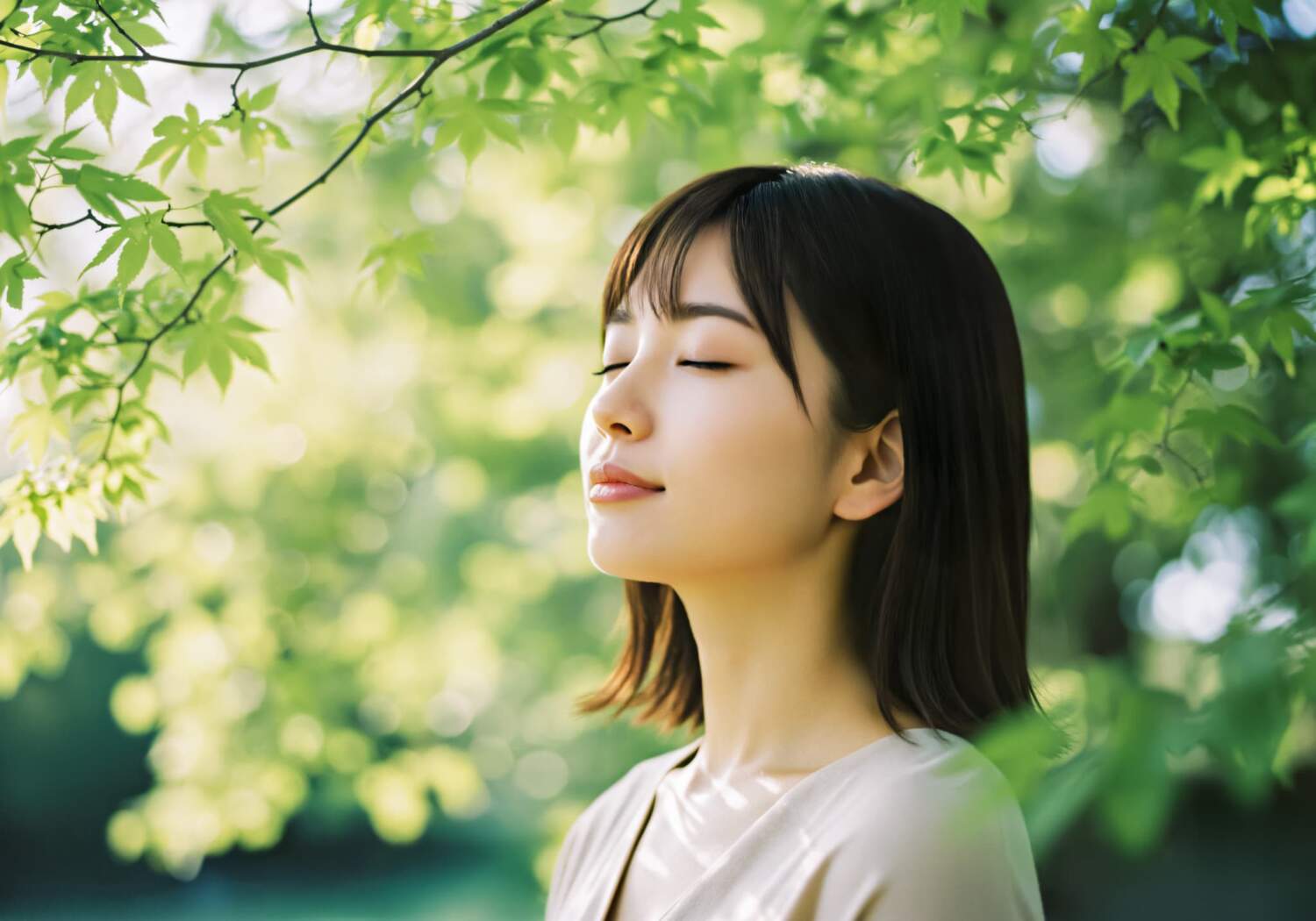 人工妊娠中絶手術が無事に終わりホッとしている女性