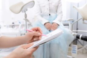 人工妊娠中絶のカウンセリングを受けている患者