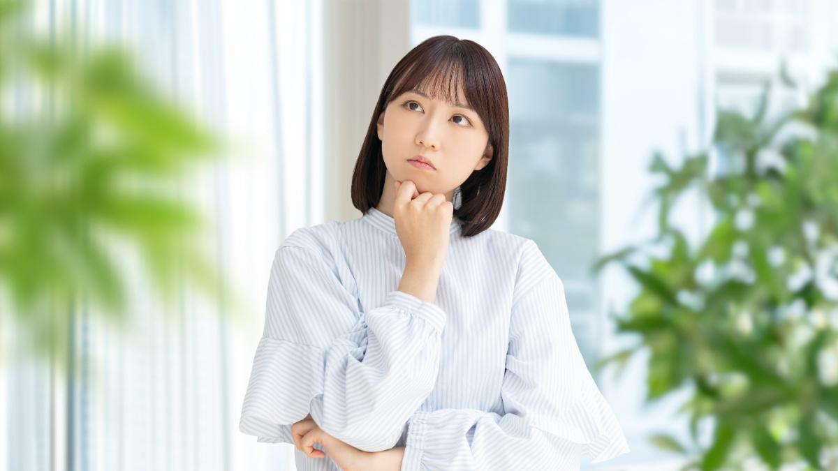 人工中絶手術で痛みはあるのか考える女性