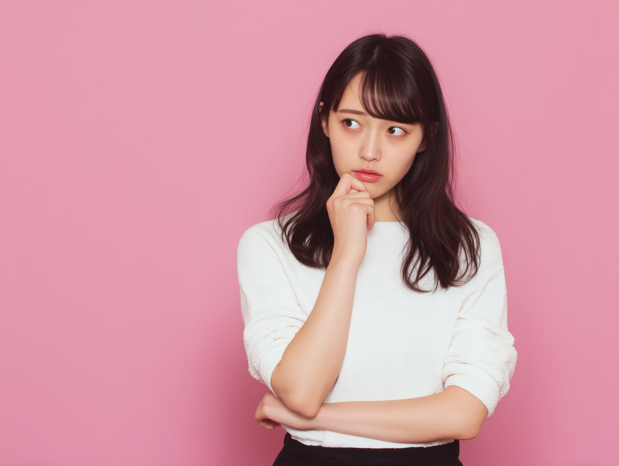 性病で熱は出るのか考える女性